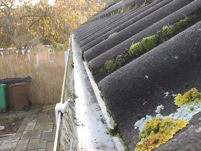 gutter-cleaning (20)-kireth-ai
